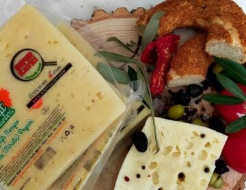 Tuzlu Manyas Mihaliç (Kelle) Koyun-İnek-Keçi Sütü Karışık Peynir-Tam Yağlı 1000 gr