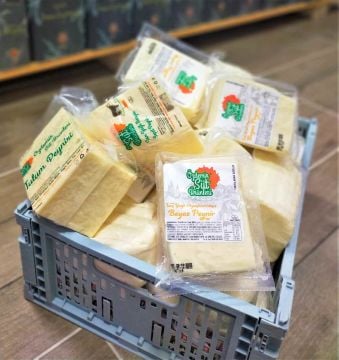 İNEK SERT BEYAZ PEYNİR (OLGUNLAŞTIRILMIŞ TAM YAĞLI) 1000 gr