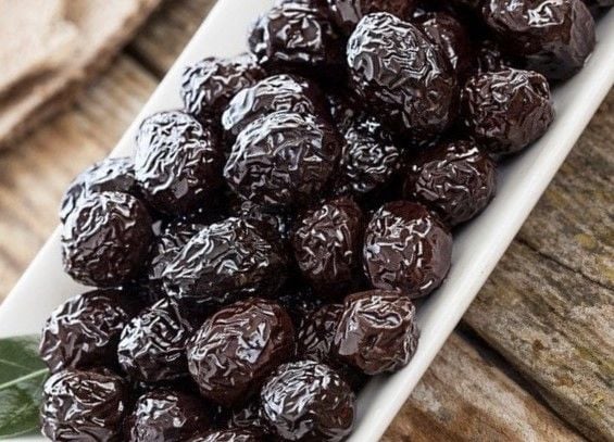 AZ TUZLU KURU SELE SİYAH ZEYTİN 1000 gr.