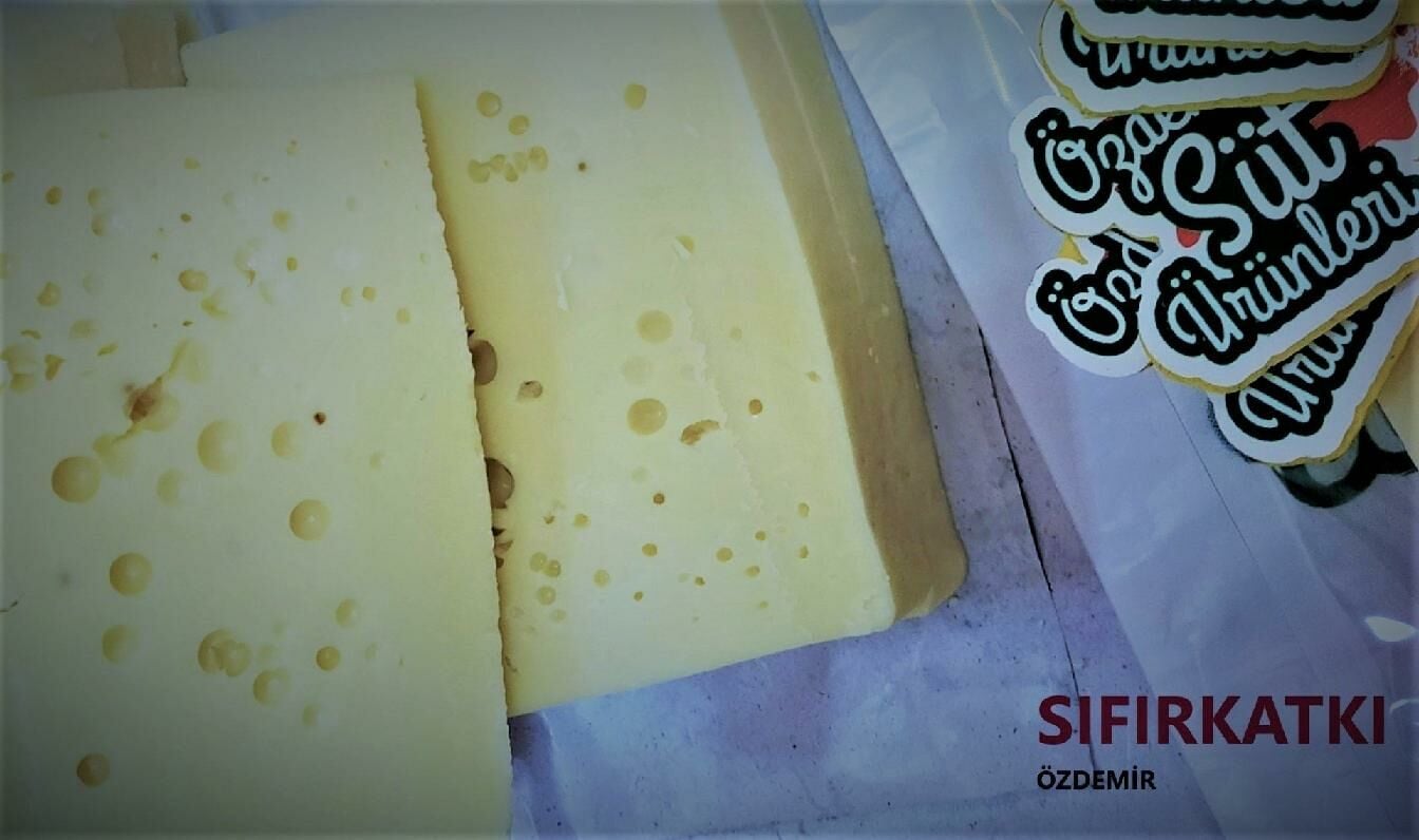 AZ TUZLU MANYAS MİHALİÇ (KELLE) İNEK PEYNİRİ-TAM YAĞLI 1000 gr.